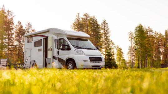 8+1 trucchi su come consumare poco nel viaggio in camper